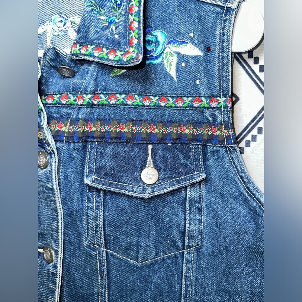 Y2K Bill Blass Blue Denim Vest Embellished Embroidered Woman PS‎ (Petite Small) - Picture 2 of 6